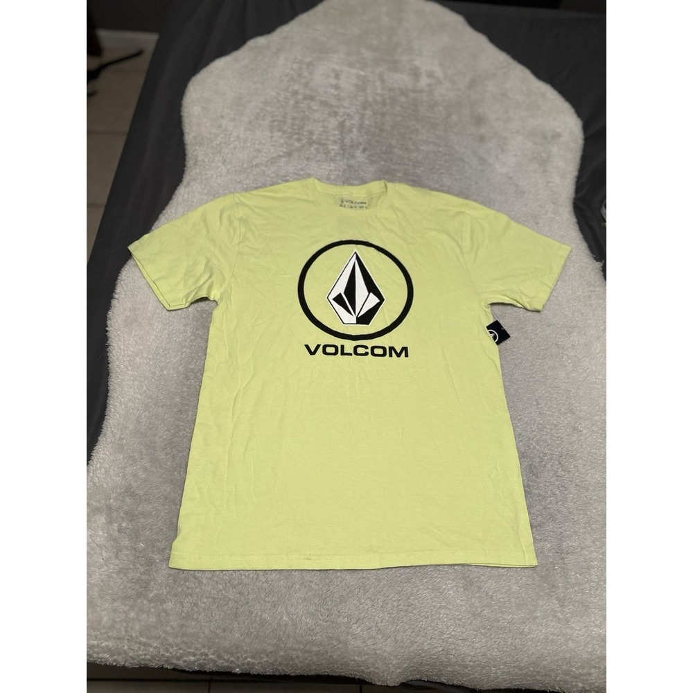New Volcom Men's Yellow T Shirt Size XL Top Graphic Logo Short Sleeve